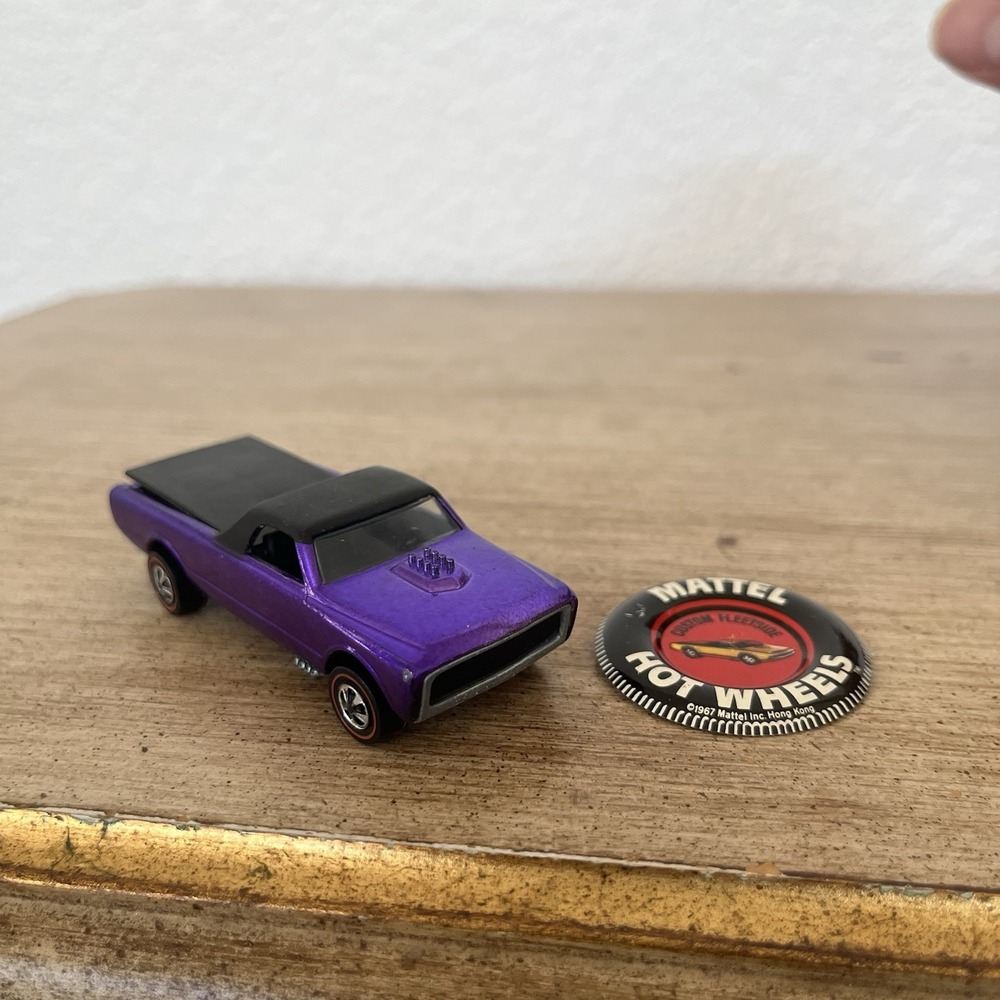 1968 Hot Wheels Redline Custom Fleetside Spectraflame Purple USA + Button